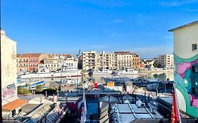 Grand appartement avec vue sur quai